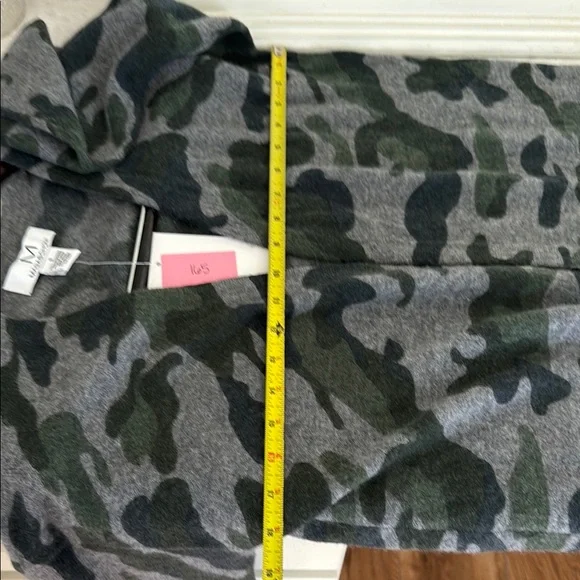 Magaschoni Gray and Black Knit Cardigan Sweater - Picture 5 of 6